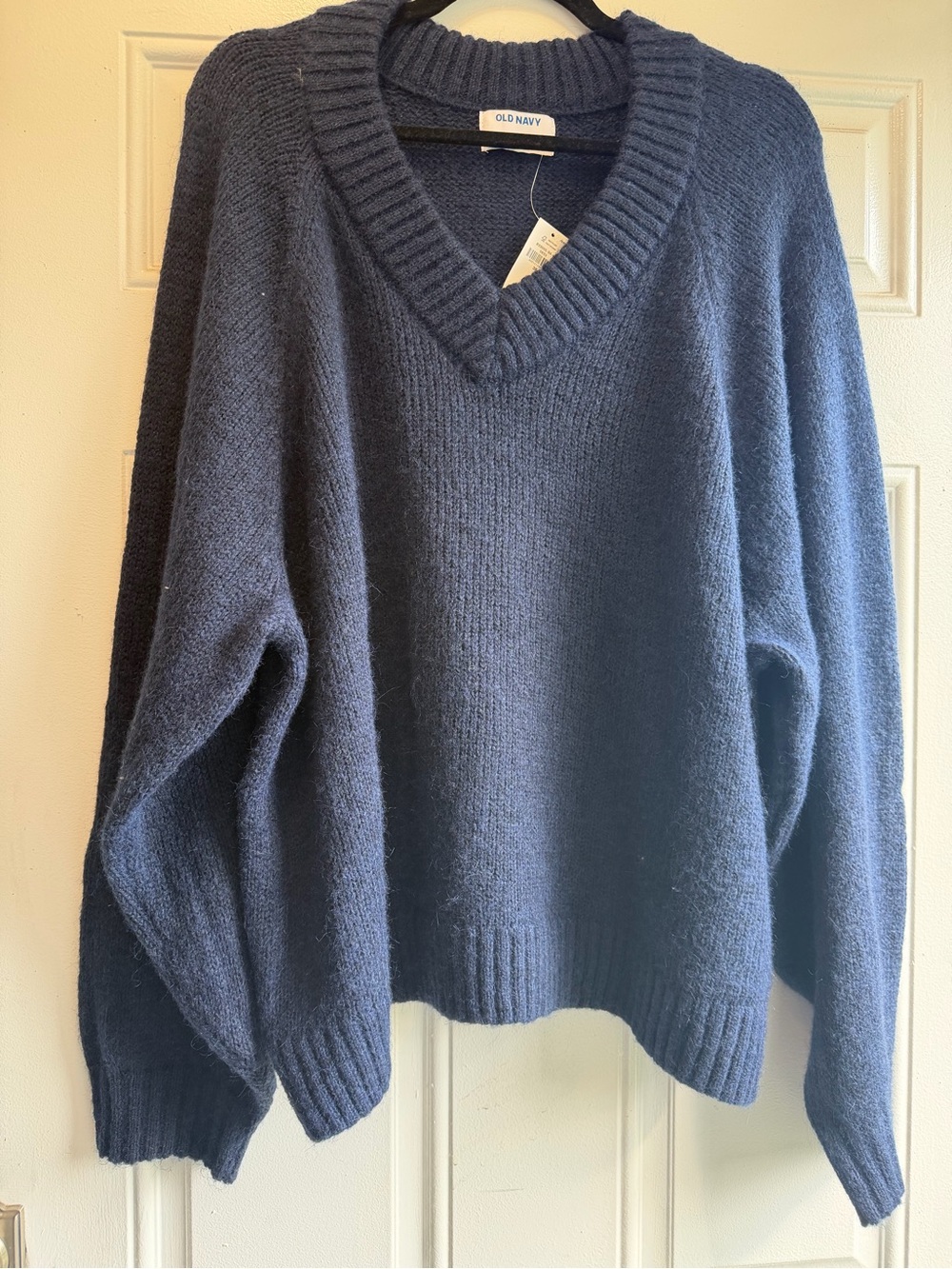 Old Navy Women's Dark Navy V-Neck Pullover Sweater